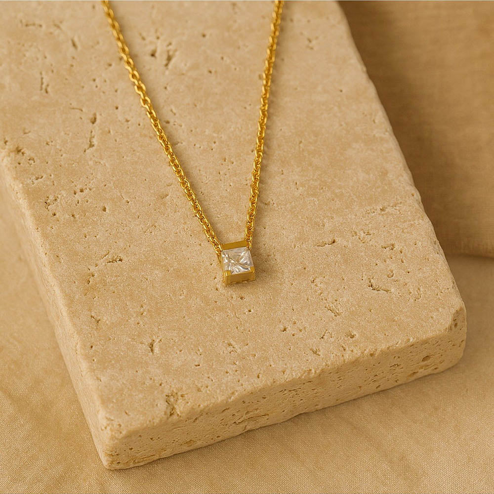 ANUSHKA JAIN JEWELLERY Square Diamond Necklace