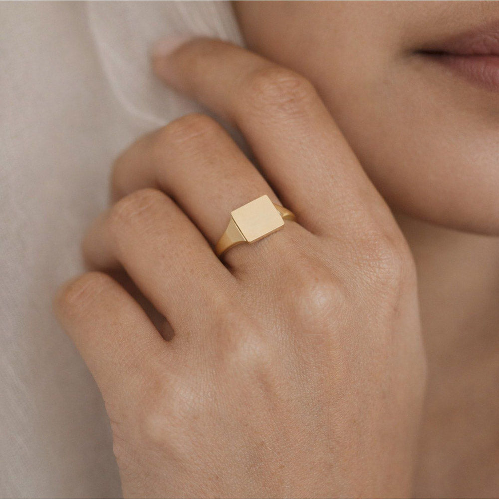 ANUSHKA JAIN JEWELLERY Square Signet Ring