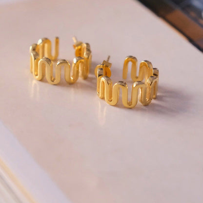 ANUSHKA JAIN JEWELLERY Wavy Hoops