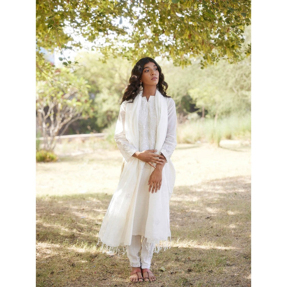 Apeksha Jain Label Ivory Kurta with Pant and Dupatta (Set of 3)