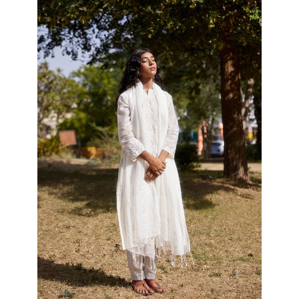 Apeksha Jain Label Ivory Kurta with Pant and Dupatta (Set of 3)