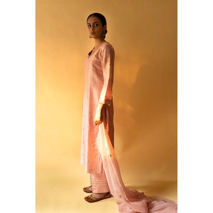 Apeksha Jain Label Peach Kurta with Pant and Dupatta (Set of 3)