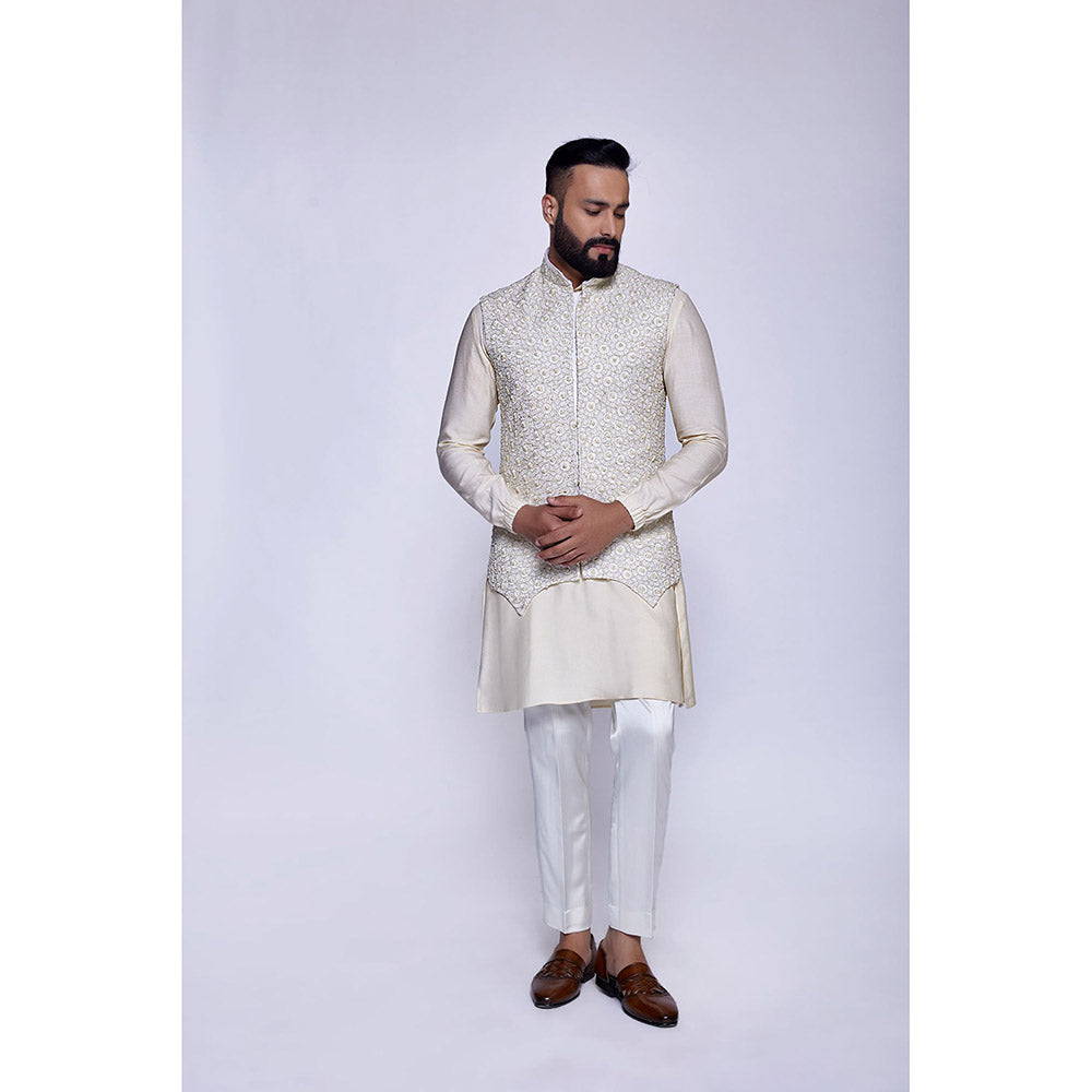 Arjun Kilachand Embroidered Bundi (Set of 3)