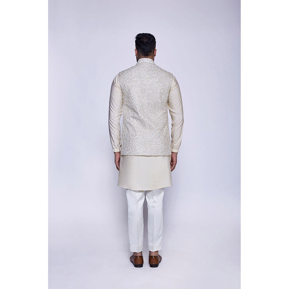 Arjun Kilachand Embroidered Bundi (Set of 3)