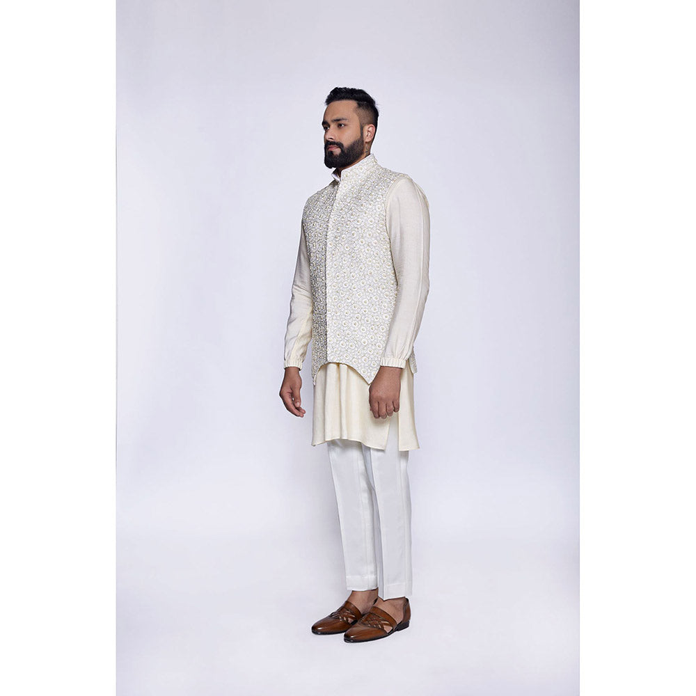 Arjun Kilachand Embroidered Bundi (Set of 3)