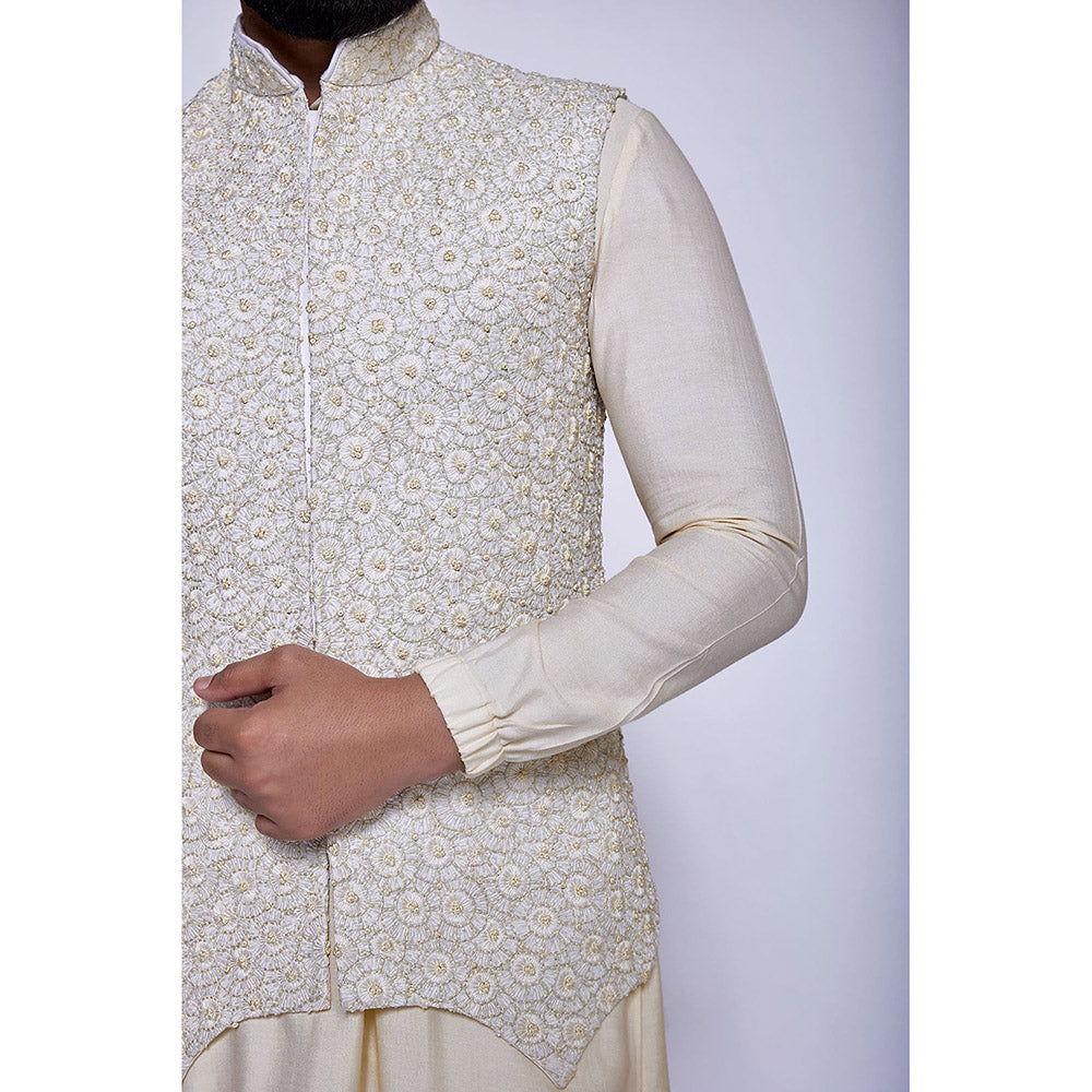 Arjun Kilachand Embroidered Bundi (Set of 3)