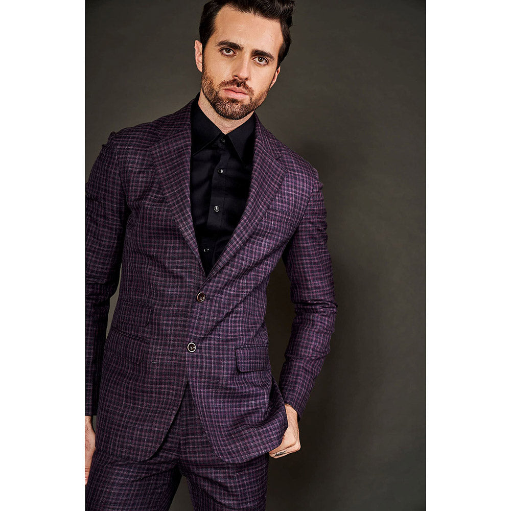 Arjun Kilachand Checks Suit (Set of 2)