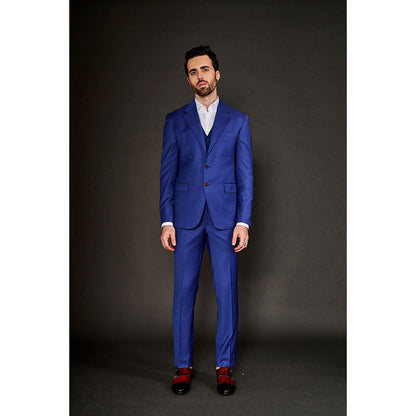 Arjun Kilachand Checks Suit (Set of 2)