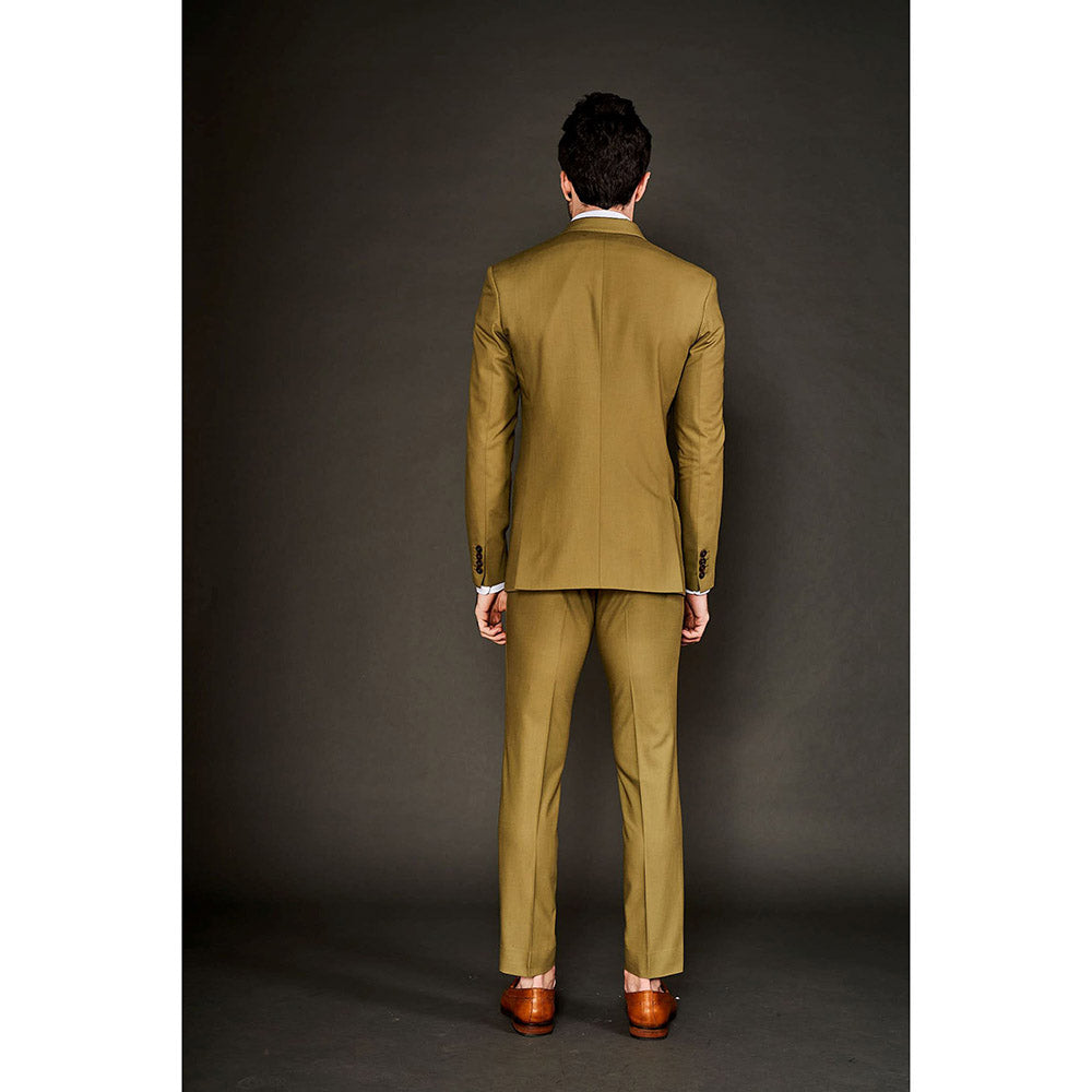 Arjun Kilachand Classic Double Breasted Suit (Set of 2)