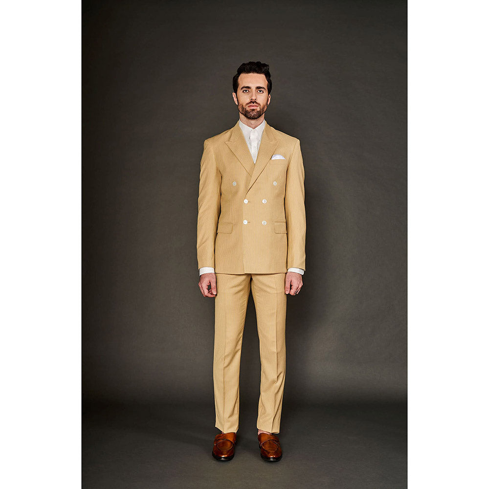 Arjun Kilachand Double Breasted Suit (Set of 2)