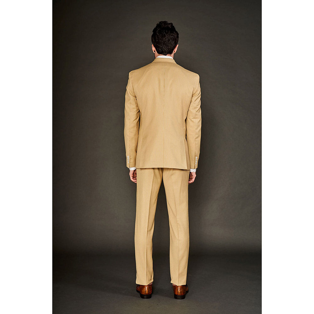 Arjun Kilachand Double Breasted Suit (Set of 2)