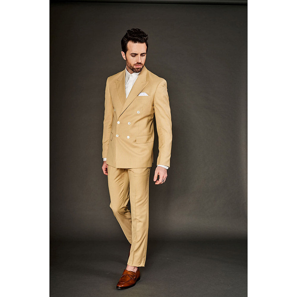 Arjun Kilachand Double Breasted Suit (Set of 2)