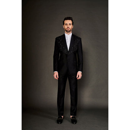 Arjun Kilachand Cut Dana Embroidered Suit (Set of 2)