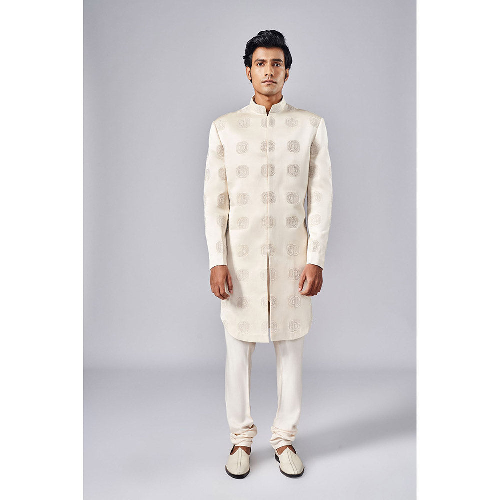 Arjun Kilachand Embroidered Sherwani (Set of 2)