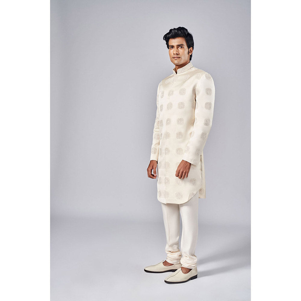 Arjun Kilachand Embroidered Sherwani (Set of 2)