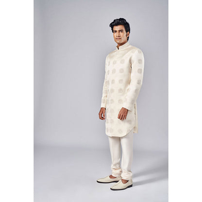 Arjun Kilachand Embroidered Sherwani (Set of 2)