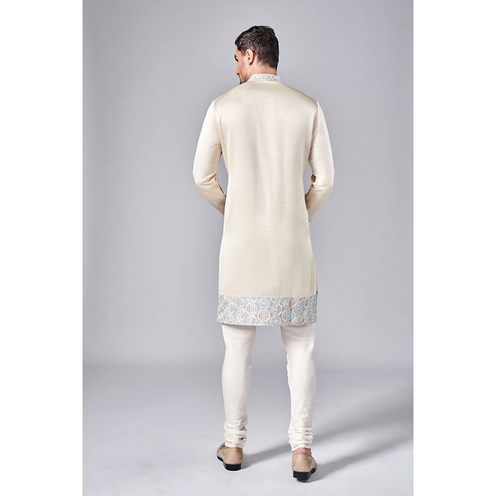 Arjun Kilachand Embroidered Kurta (Set of 2)
