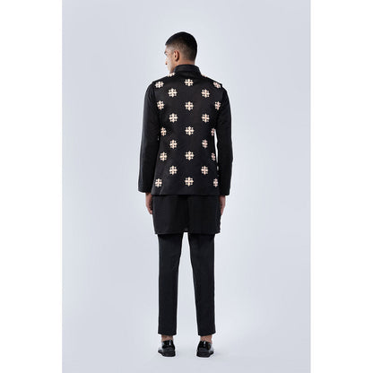 Arjun Kilachand Fractal Motif Bundi (Set of 3)