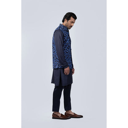 Arjun Kilachand Resham Thread Shaded Bundi (Set of 3)