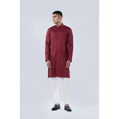 Arjun Kilachand Thread Work Kurta