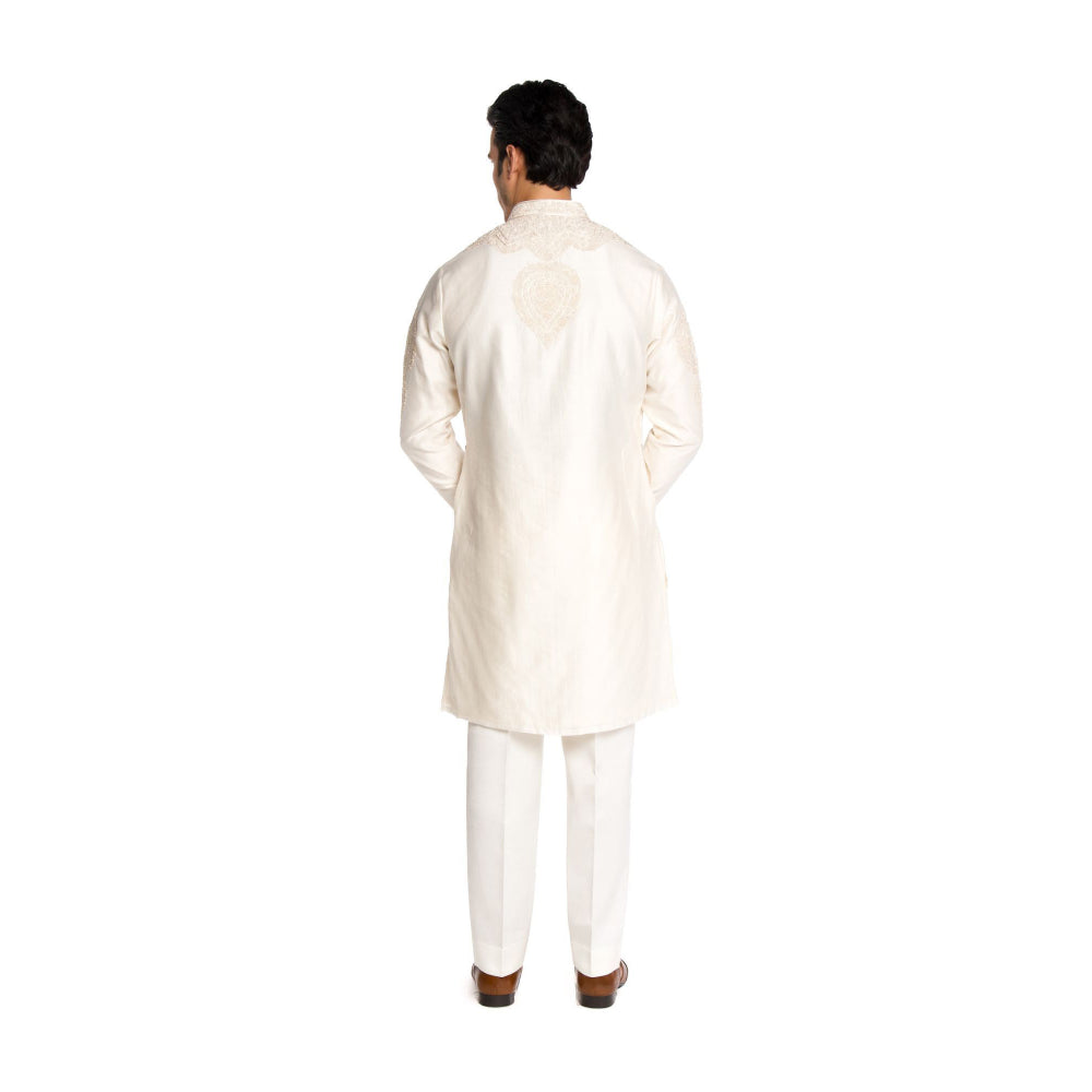 Arjun Kilachand Ivory Spring Embroidery Kurta with Pant (Set of 2)