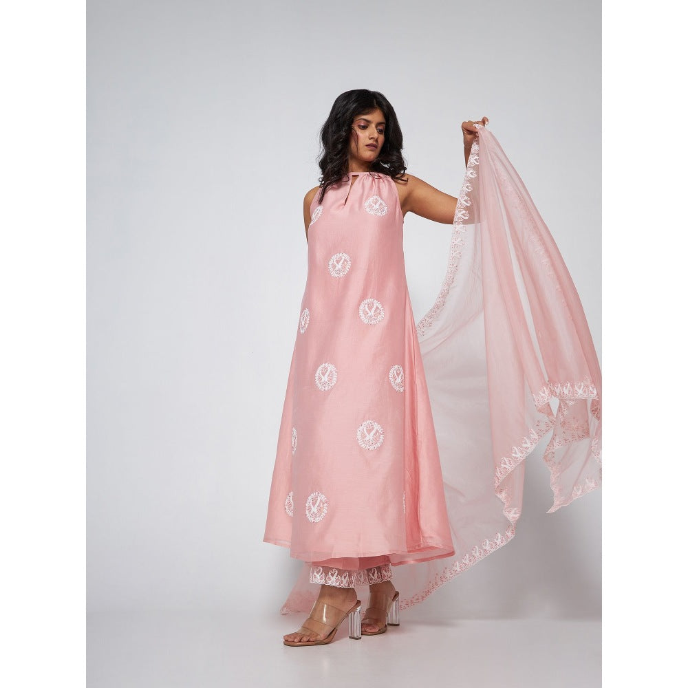 Asaga Hazel Peach Pink Chanderi Embroidered Kurta with Pants and Organza Dupatta (Set of 3)