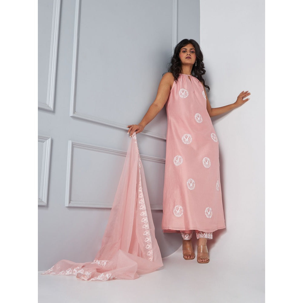 Asaga Hazel Peach Pink Chanderi Embroidered Kurta with Pants and Organza Dupatta (Set of 3)