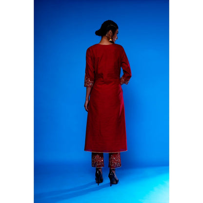 Asaga Red Embroidered Kurta with Pants and Organza Dupatta (Set of 3)