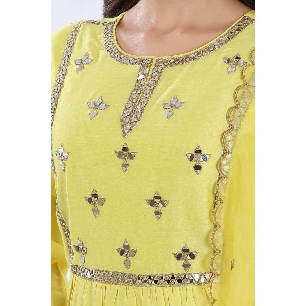 Asaga Naaz Lemon Embroidered Kurta with Pants and Organza Dupatta (Set of 3)