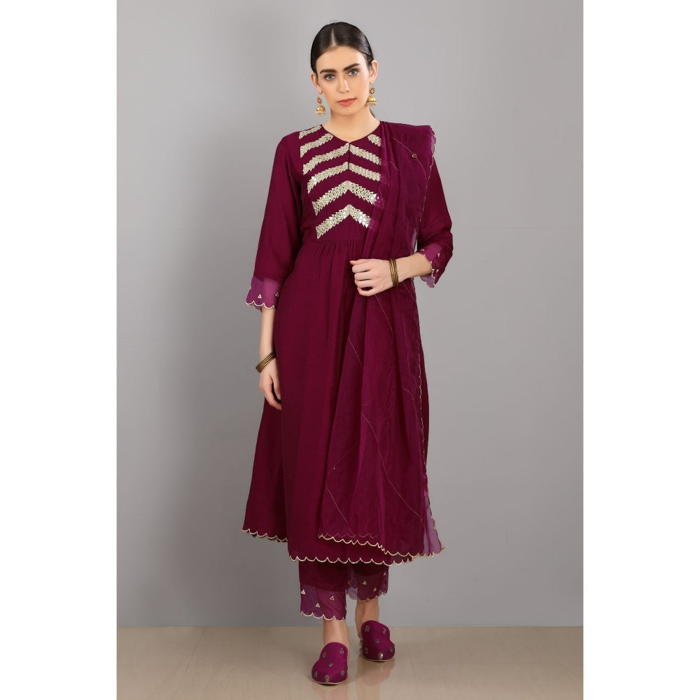 Asaga Ijaz Magenta Embroidered Chanderi Silk Kurta with Mull Pants and Dupatta (Set of 3)