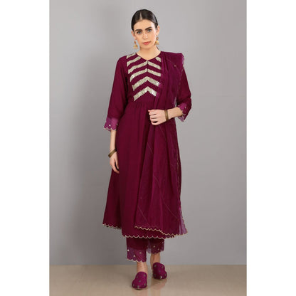 Asaga Ijaz Magenta Embroidered Chanderi Silk Kurta with Mull Pants and Dupatta (Set of 3)