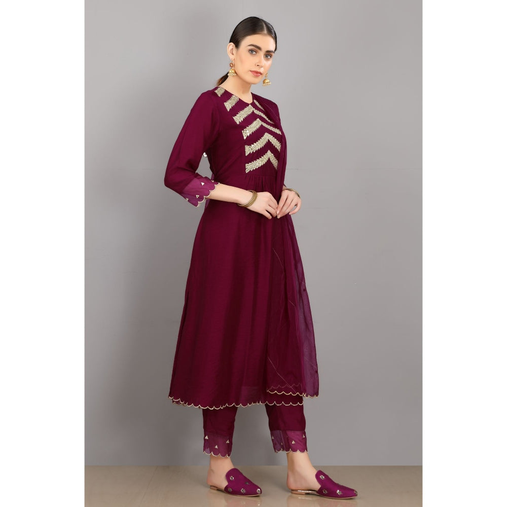 Asaga Ijaz Magenta Embroidered Chanderi Silk Kurta with Mull Pants and Dupatta (Set of 3)