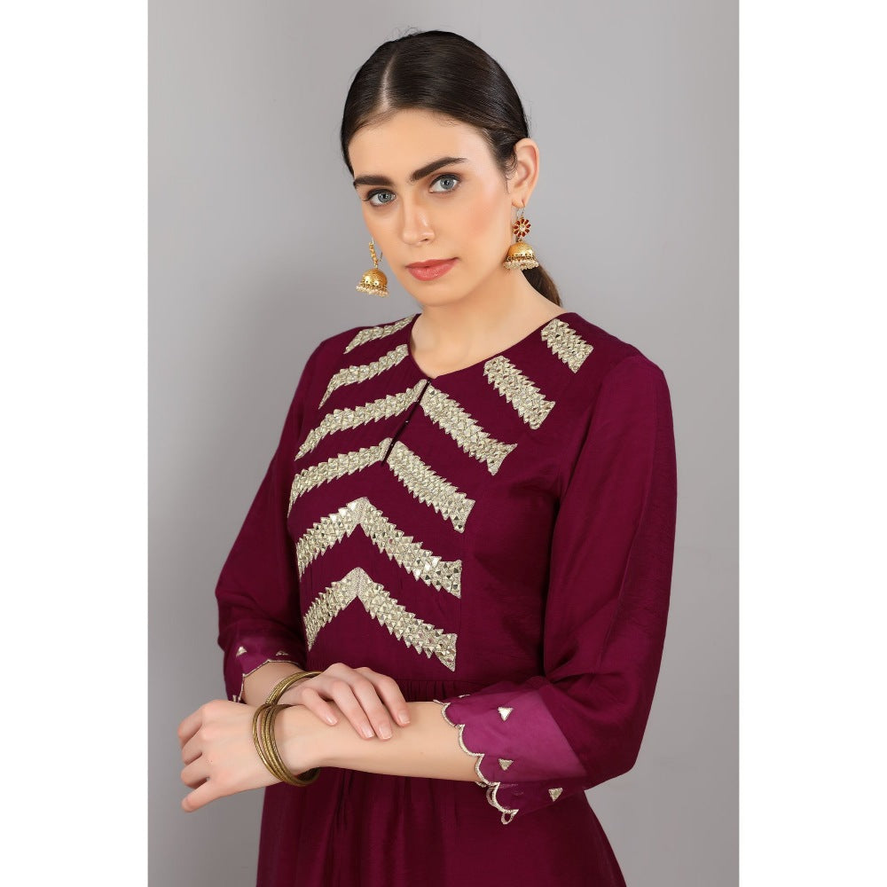 Asaga Ijaz Magenta Embroidered Chanderi Silk Kurta with Mull Pants and Dupatta (Set of 3)