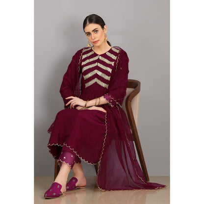 Asaga Ijaz Magenta Embroidered Chanderi Silk Kurta with Mull Pants and Dupatta (Set of 3)