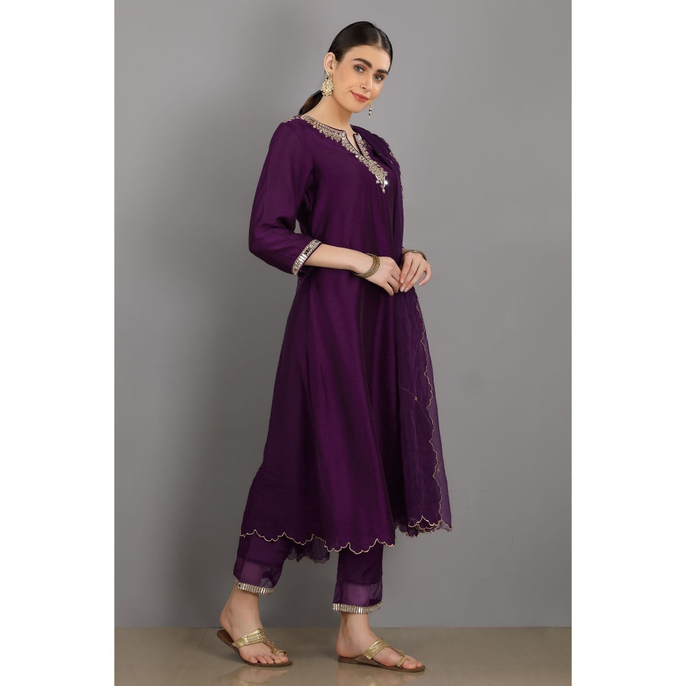 Asaga Talha Purple Embroidered Chanderi Kurta with Pants and Organza Dupatta (Set of 3)