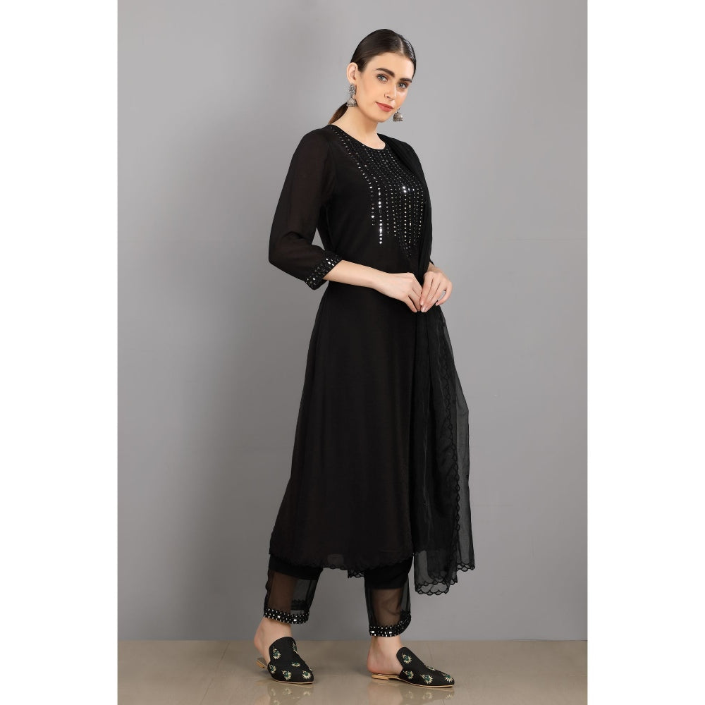 Asaga Bisma Black Embroidered Chanderi Kurta with Pants and Organza Dupatta (Set of 3)