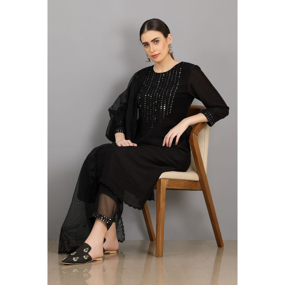 Asaga Bisma Black Embroidered Chanderi Kurta with Pants and Organza Dupatta (Set of 3)