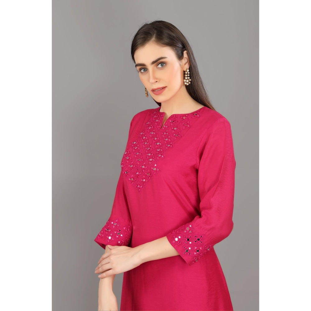 Asaga Anum Rani Embroidered Chanderi Silk Kurta with Pants and Organza Dupatta (Set of 3)