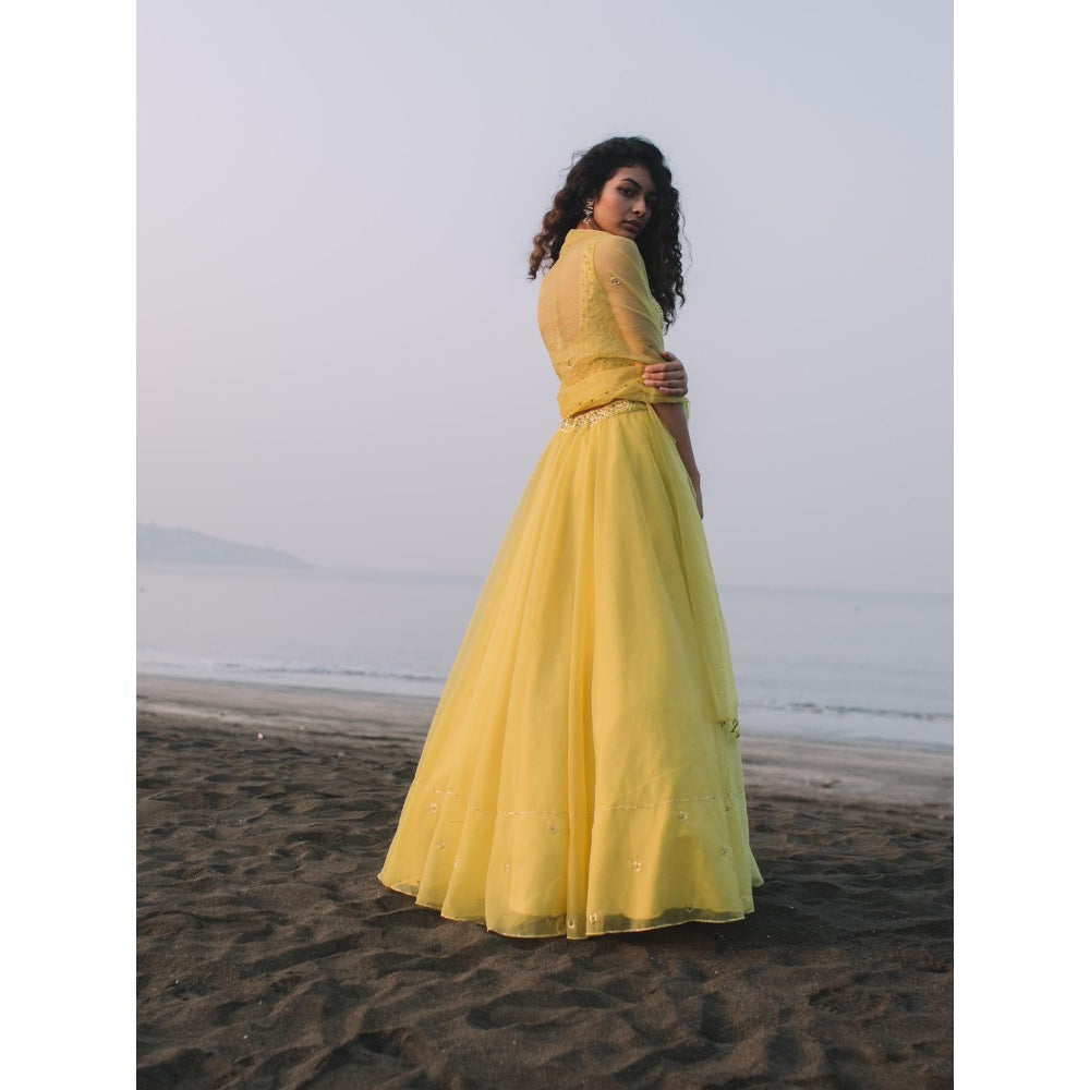 Asaga Lemon Embroidered Stitched Blouse-Lehenga with Organza Dupatta and Belt (Set of 4)