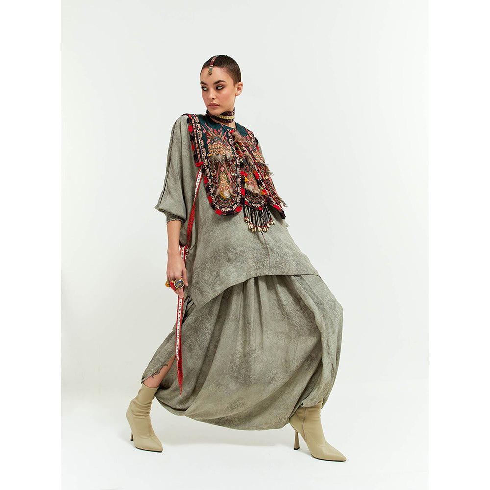 Aseem Kapoor Grey Zuri Gilet With Kurta And Draped Trouser (Set of 3)