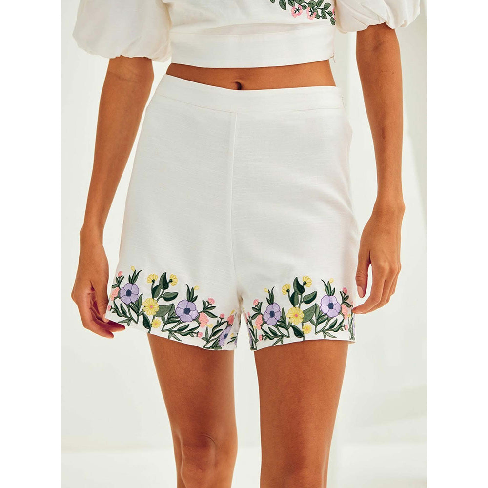 ASHITA FERNANDES Women White Premium Linen Blend Shorts