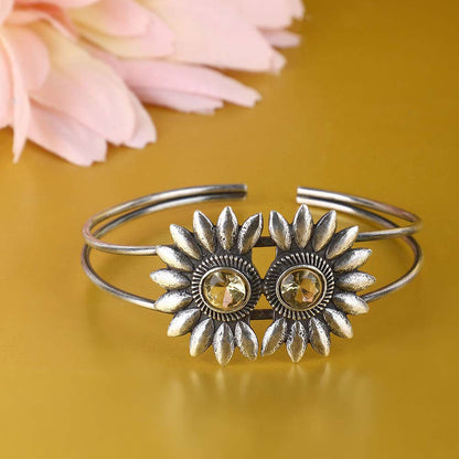 Auraa Trends Classic Oxidised Yellow Stone Bracelet For women