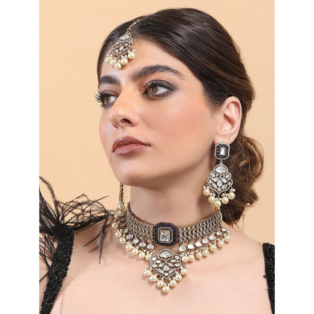 Auraa Trends 22Kt Gold Plated Kundan White Jewellery Set