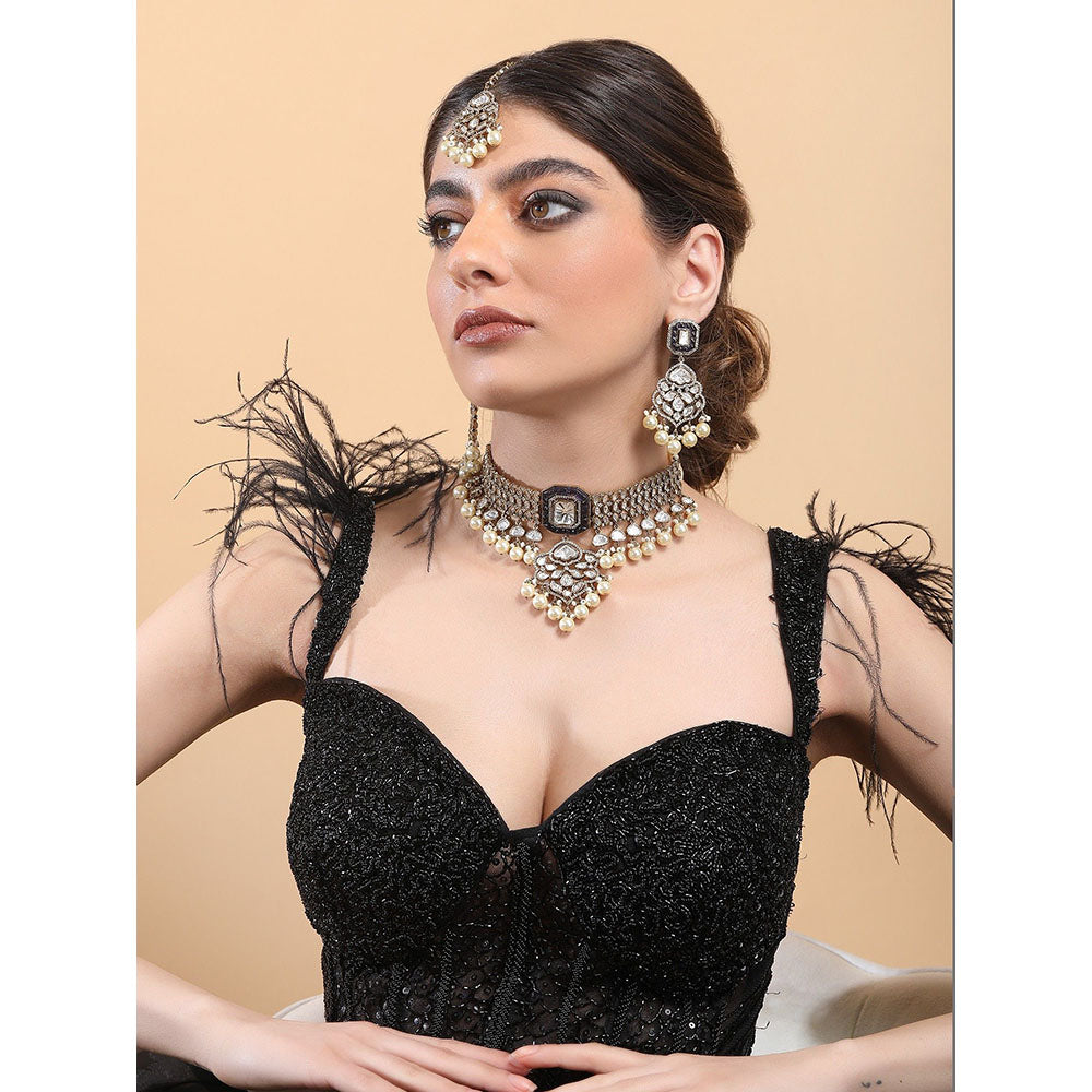 Auraa Trends 22Kt Gold Plated Kundan White Jewellery Set