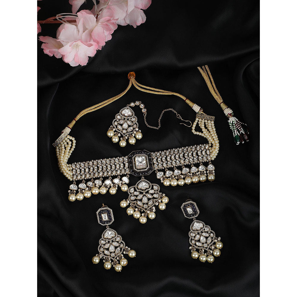 Auraa Trends 22Kt Gold Plated Kundan White Jewellery Set