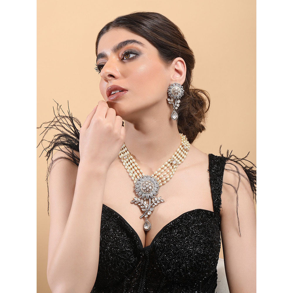 Auraa Trends 22Kt Gold Plated Kundan White Choker Jewellery Set