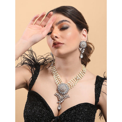 Auraa Trends 22Kt Gold Plated Kundan White Choker Jewellery Set