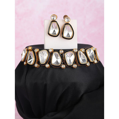 Auraa Trends 22Kt Gold Plated Kundan Black And White Jewellery Set