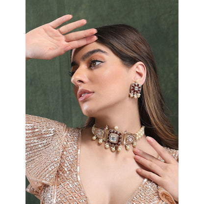 Auraa Trends 22Kt Gold Plated Kundan Maroon And Gold Choker Jewellery Set