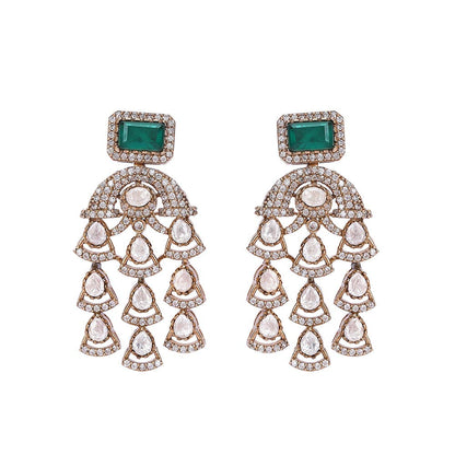 Auraa Trends Green Gold-Plated Kundan-Studded and Beaded Jewellery Set